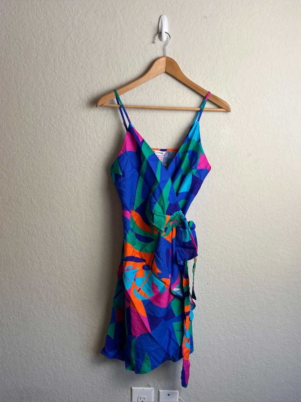 Cupshe Papaya Pop Tropical Mini Wrap Dress Small S Blue Green Print NWT Womens - Picture 2 of 15